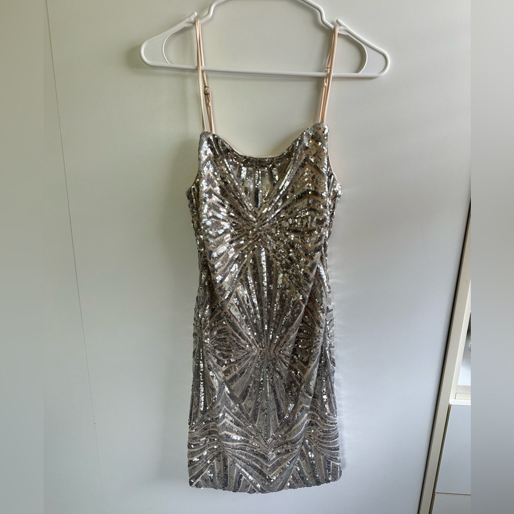 Lulu’s Lost in Your Eyes Silver Sequin Bodycon Mini Dress - Size L